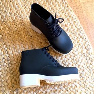 LIKE NEW Mini Melissa platform ankle boots size 11